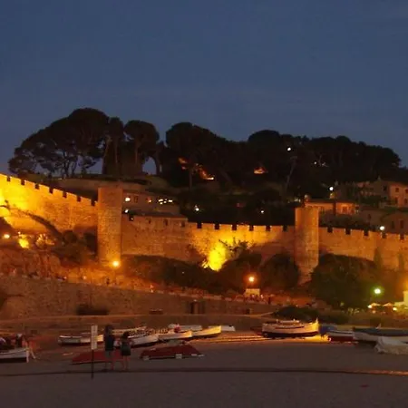 Apartment Lets Holidays In The Old Town Tossa Tossa de Mar