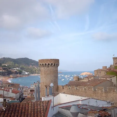 Apartment Lets Holidays In The Old Town Tossa Tossa de Mar