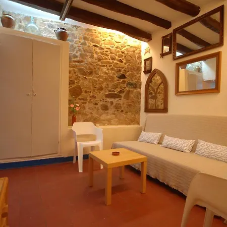 Apartment Lets Holidays In The Old Town Tossa