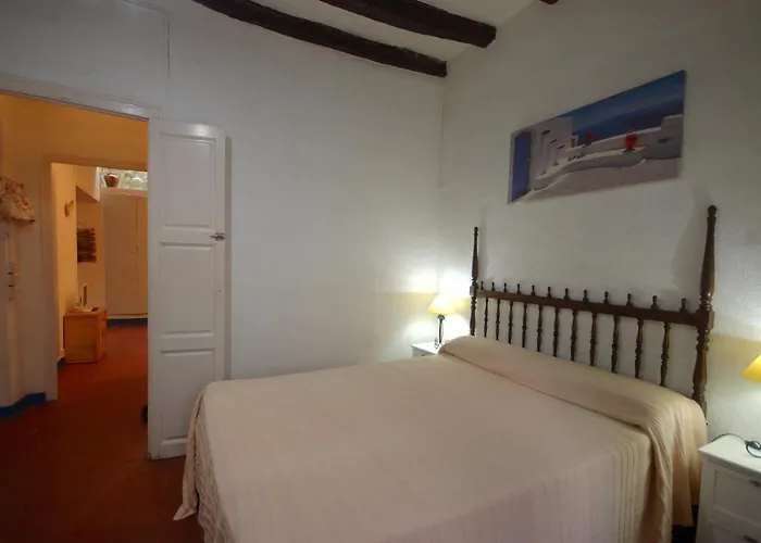 Lets Holidays In The Old Town Tossa Apartman