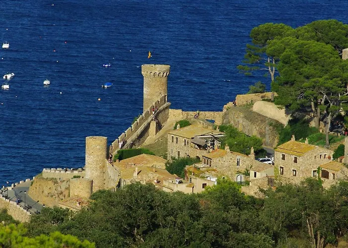 Lets Holidays In The Old Town Tossa شقة